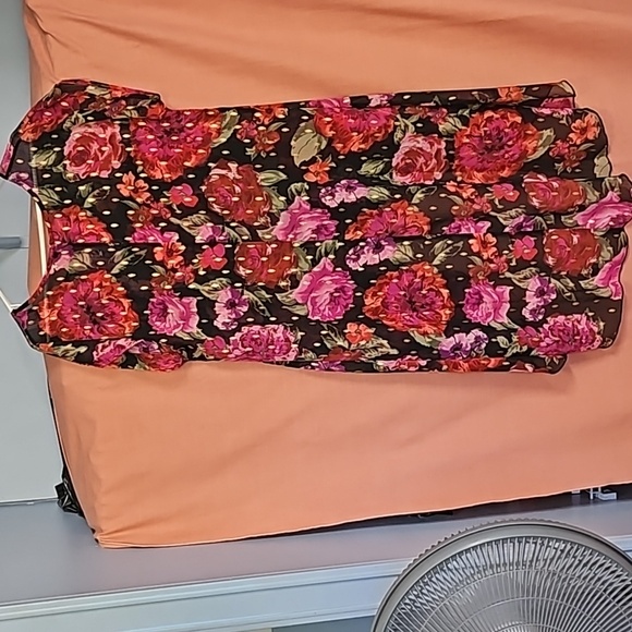 Sheer highlow dress top, roses and gold spots - Picture 4 of 5